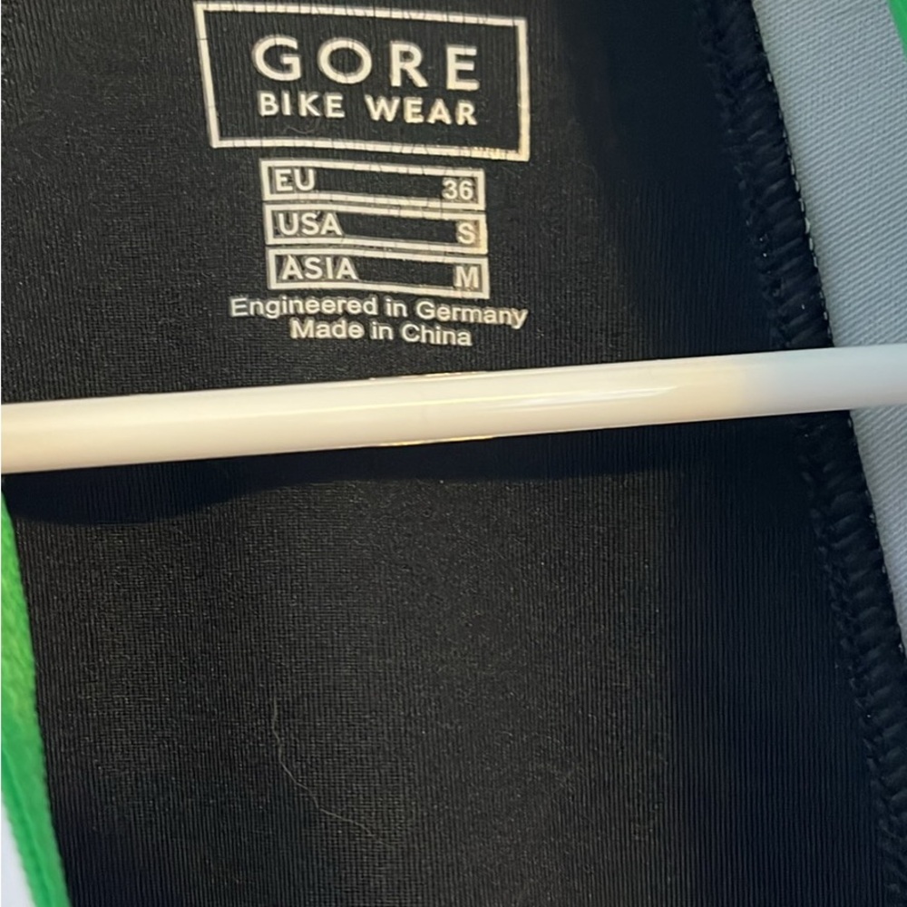 Women’s Gore Wind-stopper soft shell jacket size smalll - Picture 3 of 5